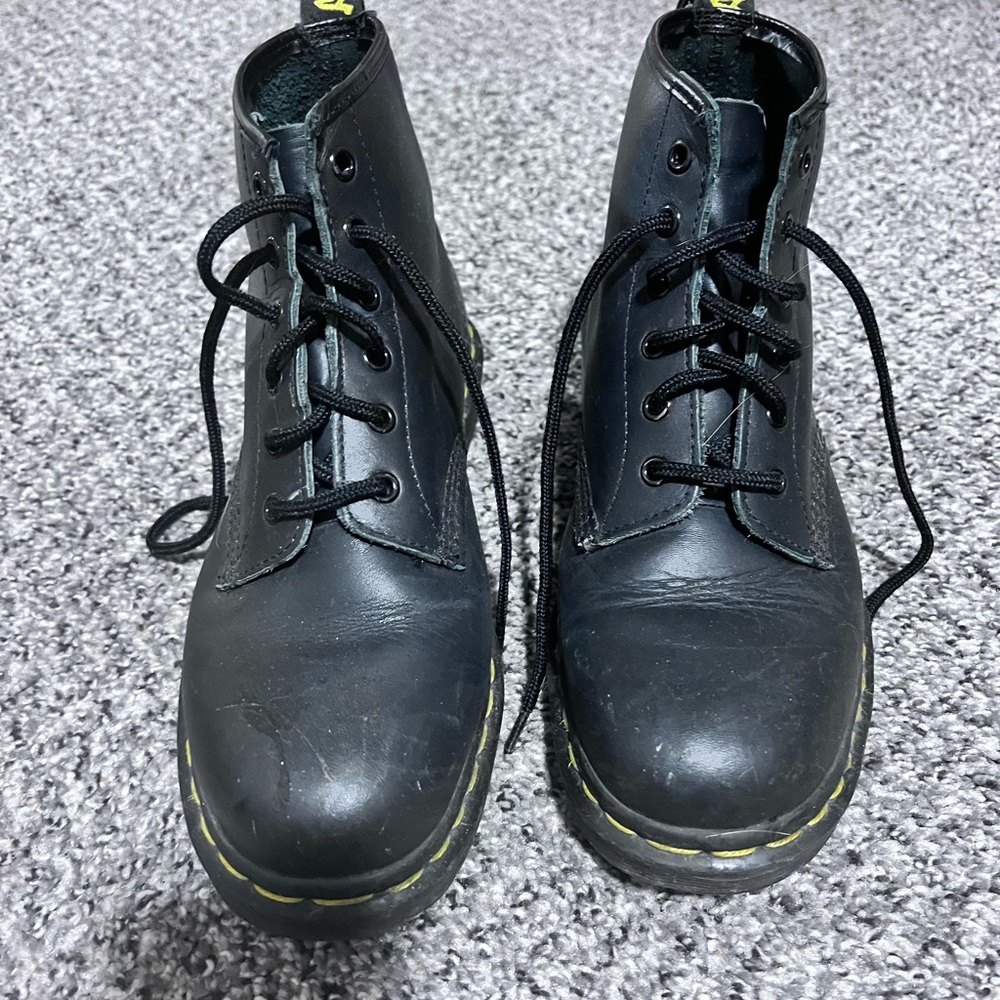 Unisex Dr. Martens 101 Boots Black W10.5